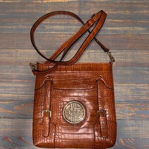 Elegant Brown Crocodile-Embossed Shoulder Bag